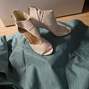 Avon White Peep Toe Heels